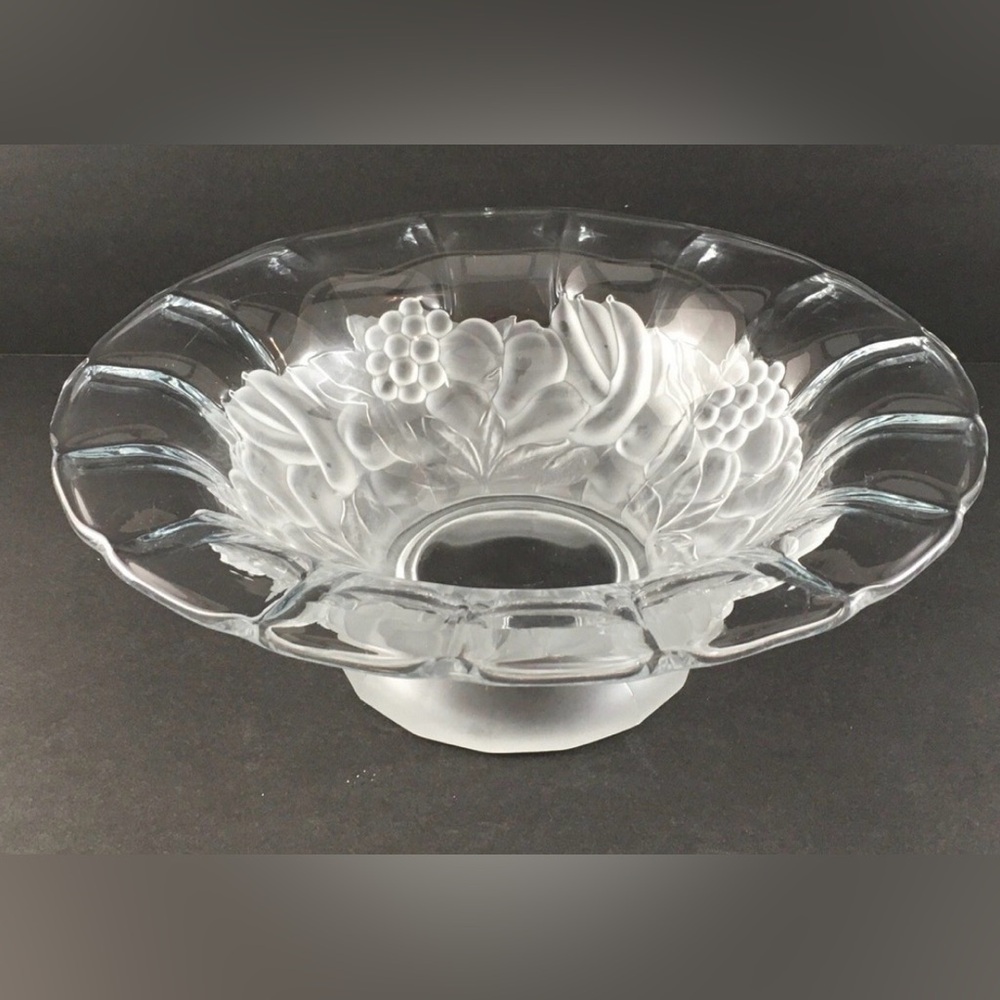 Crystal Bowl W/Frosted Fruit Design Scalloped Edge Panel Footed Pedestal